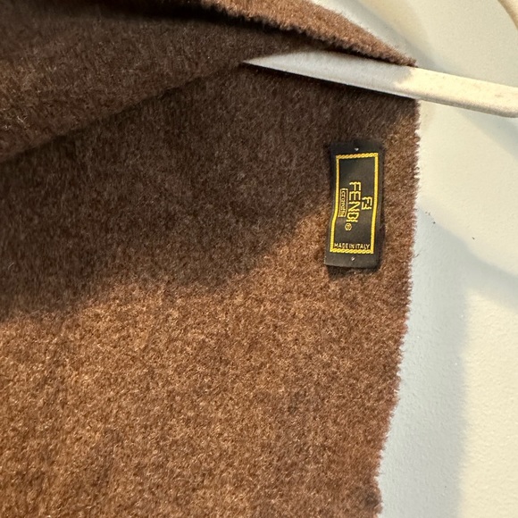 🍁😍”Fendi” Brown Wool Scarf” - Picture 2 of 8